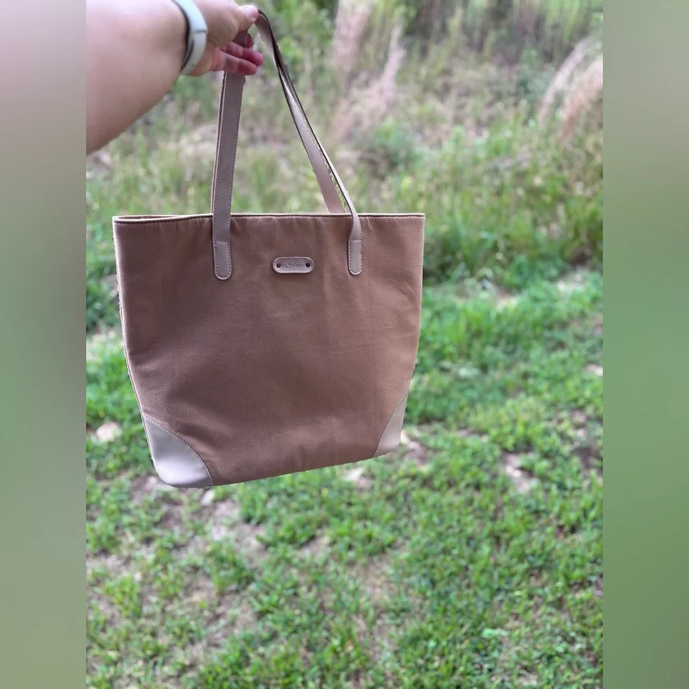 October Jaipur‎ almond tote from causebox